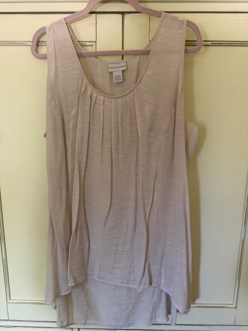 Soft Surroundings Pale Tan/Cream Pleated Sleeveless Tunic Top